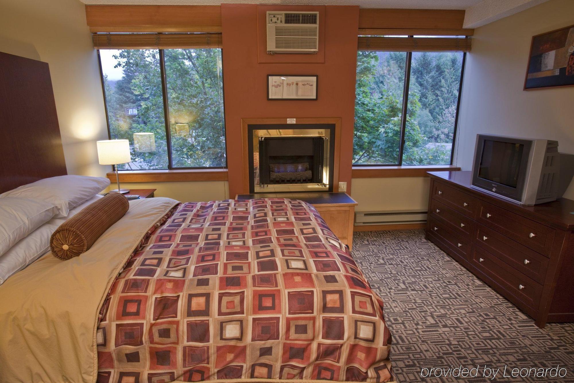 Mountainside Lodge Whistler Room photo